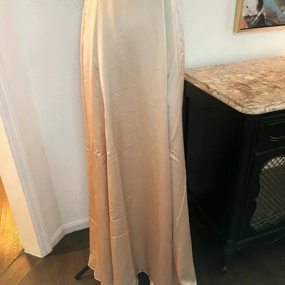 Show Me Your Mumu Godshaw Goddess Gown Large New w/ tags champagne luxe satin L - Picture 8 of 16